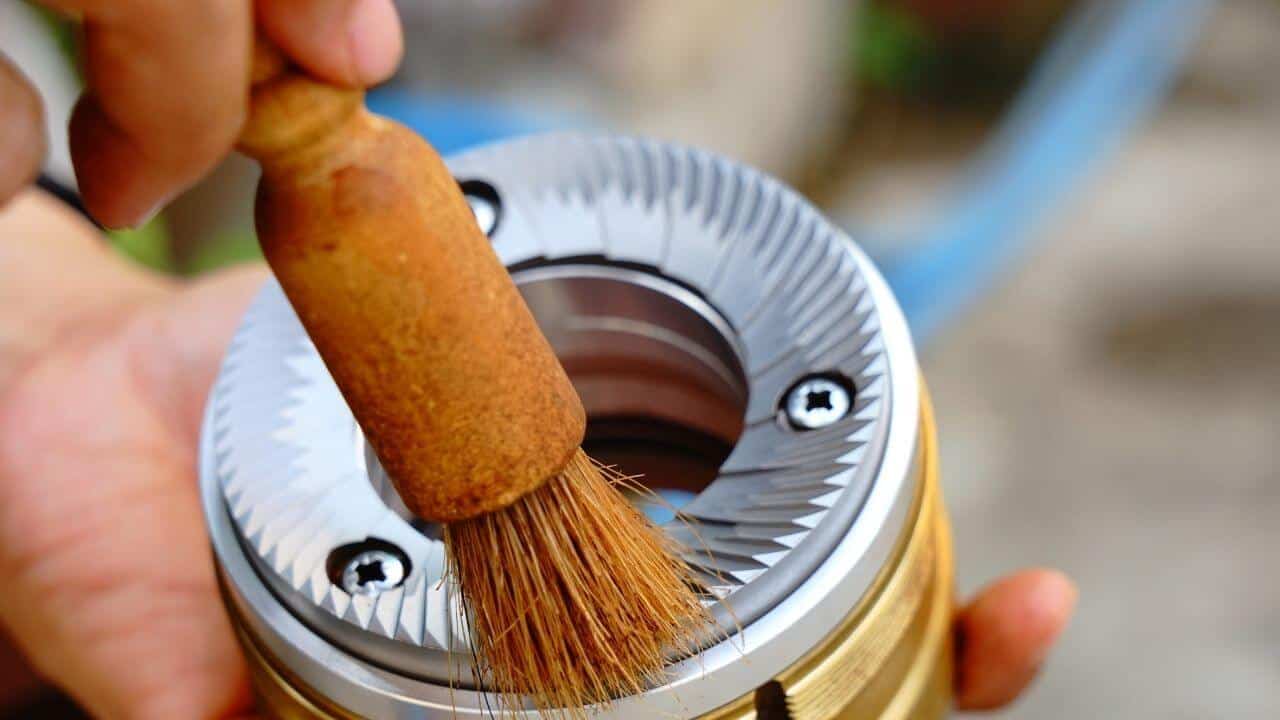 how to clean a burr coffee grinder